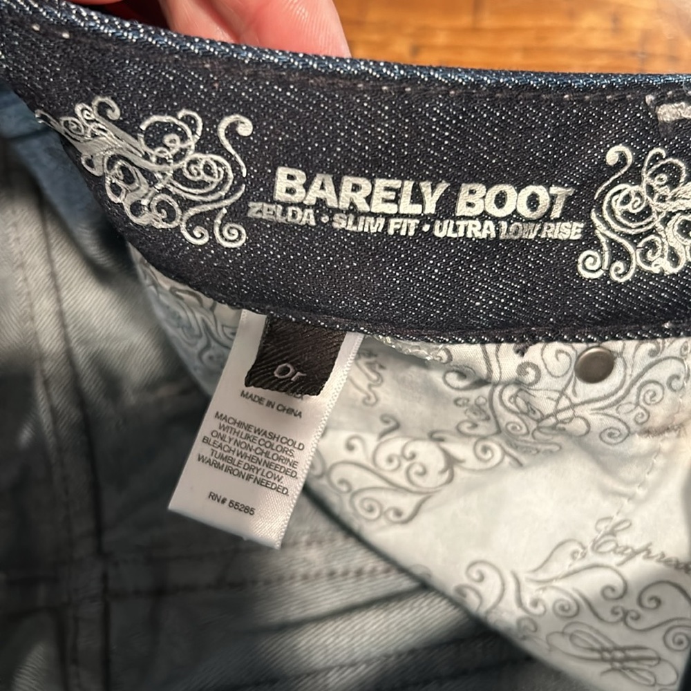 Express Jeans Sz 0r Barely Boot - image 2